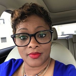 Meet your Posher, Sylvia